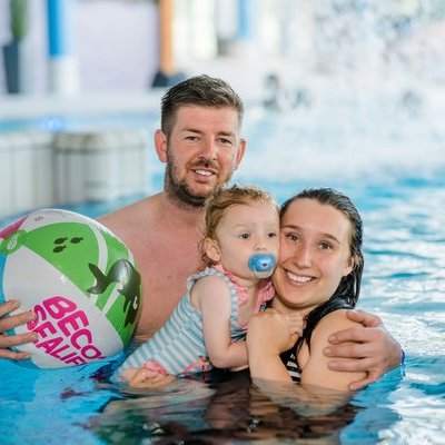 Familie im Wasser